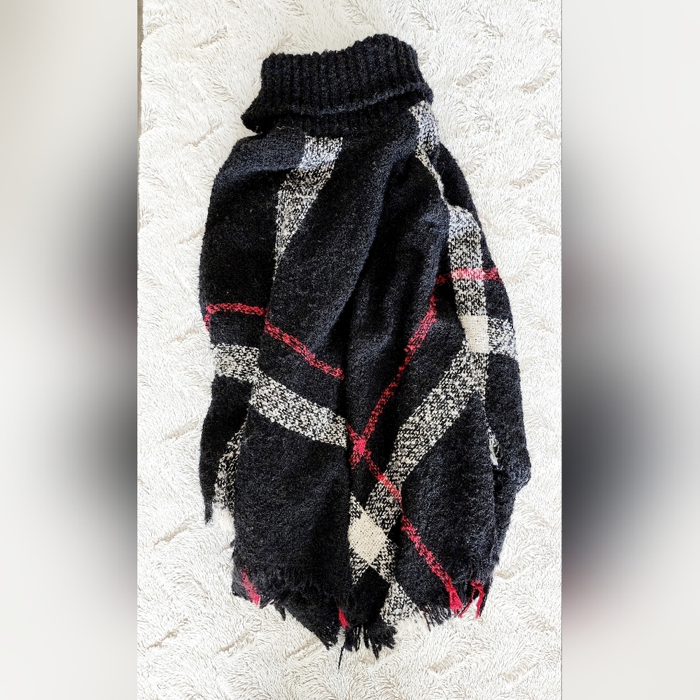 Black Knitted Thick-Collared Plaid Poncho